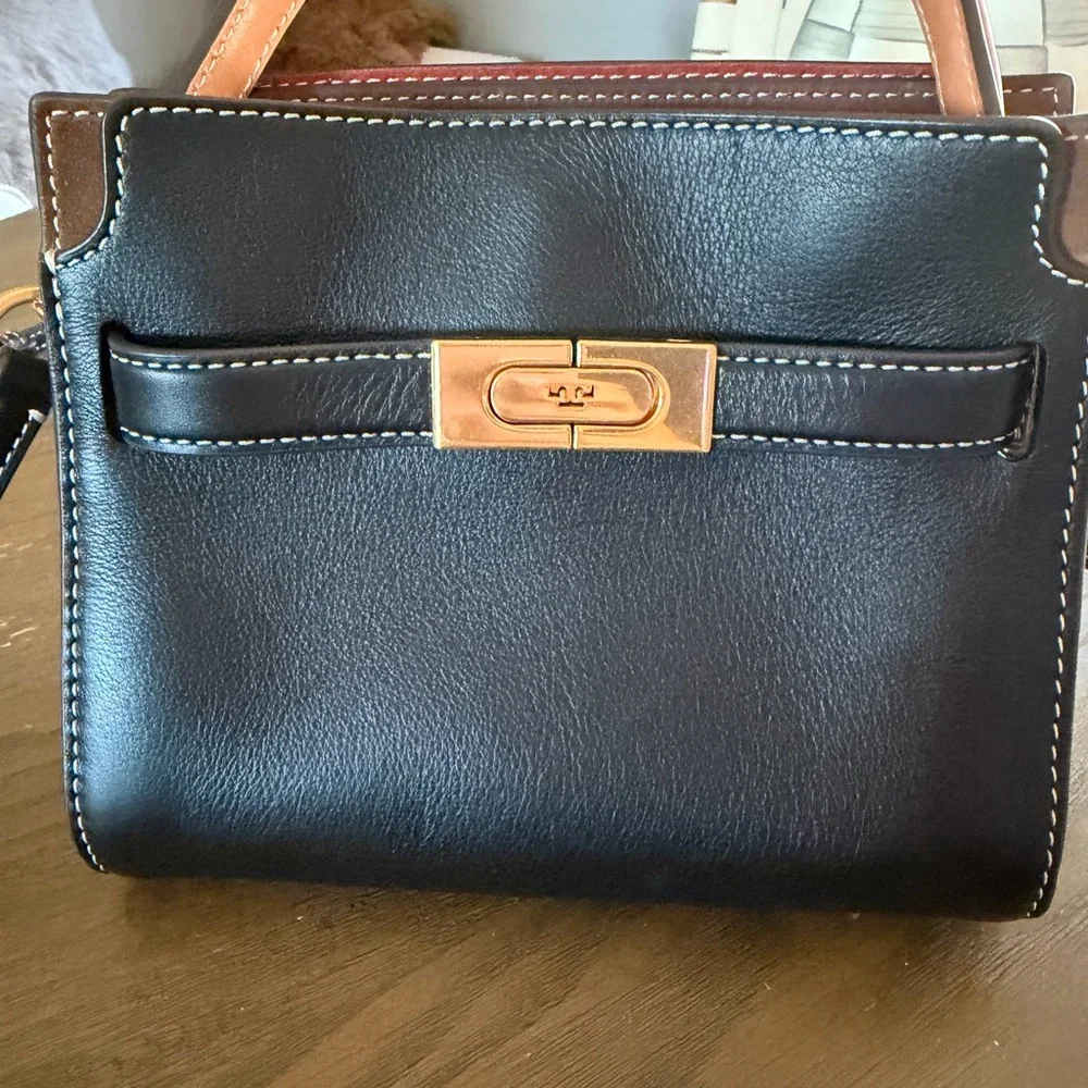 Tory Burch Lee Radziwill - Picture 2 of 8